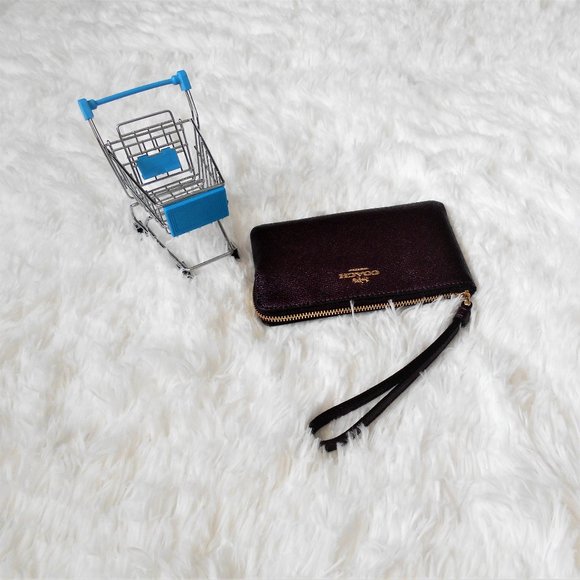 Coach Corner Zip Wristlet Metallic Raspberry - Picture 7 of 10